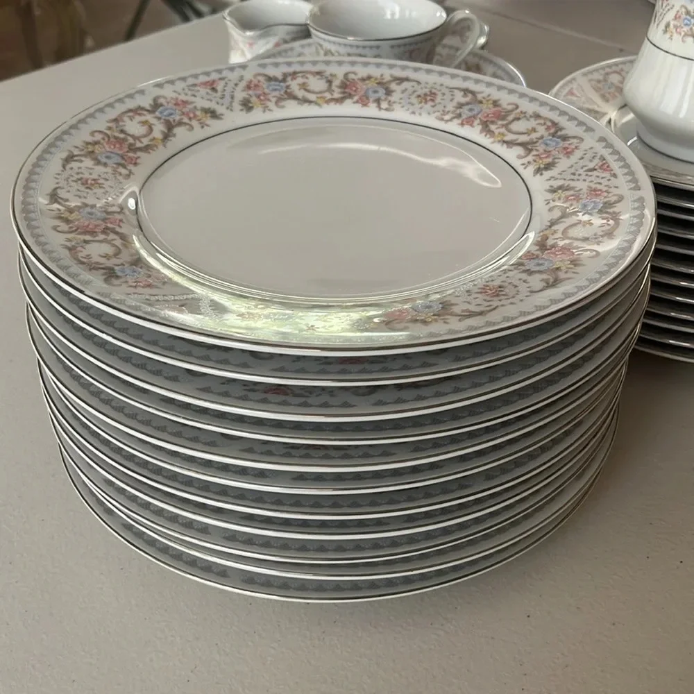 Vintage SILVERIE FINE CHINA DINNER PLATE ONE PC , I have 11 pcs available